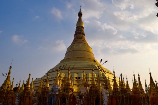 Immense stupas à la Paya Swedagon, Yangon. 