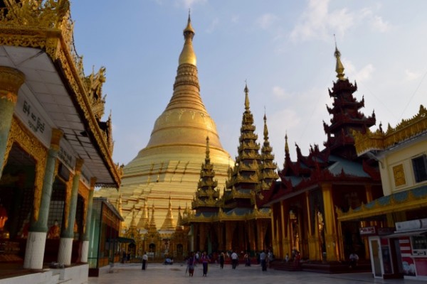 Immense stupas à la Paya Swedagon, Yangon. 