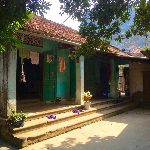 Une maison vietnamienne typique sur l'île de Cat Ba